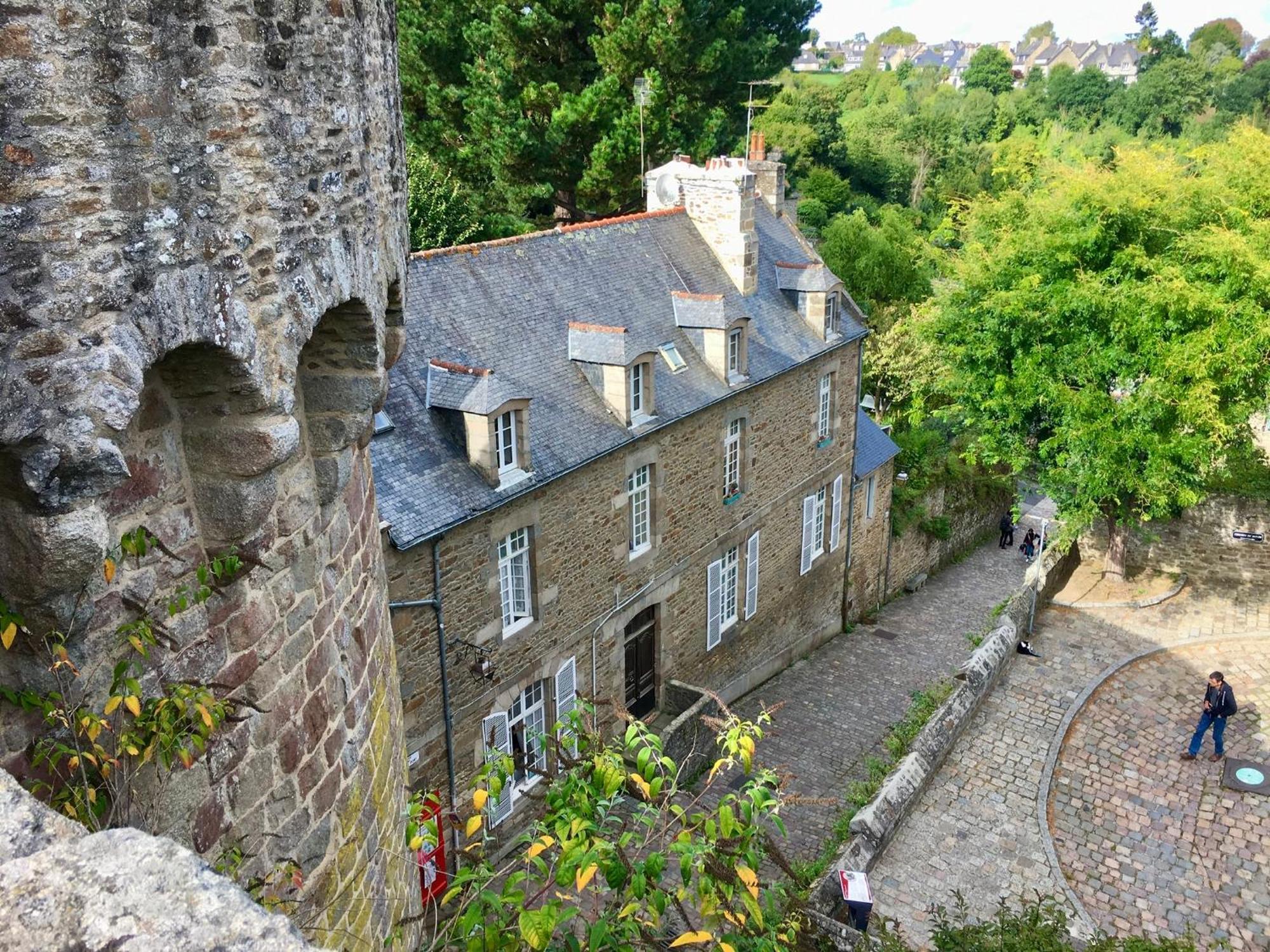 Ferienwohnung La Vue Des Remparts Dinan Exterior foto